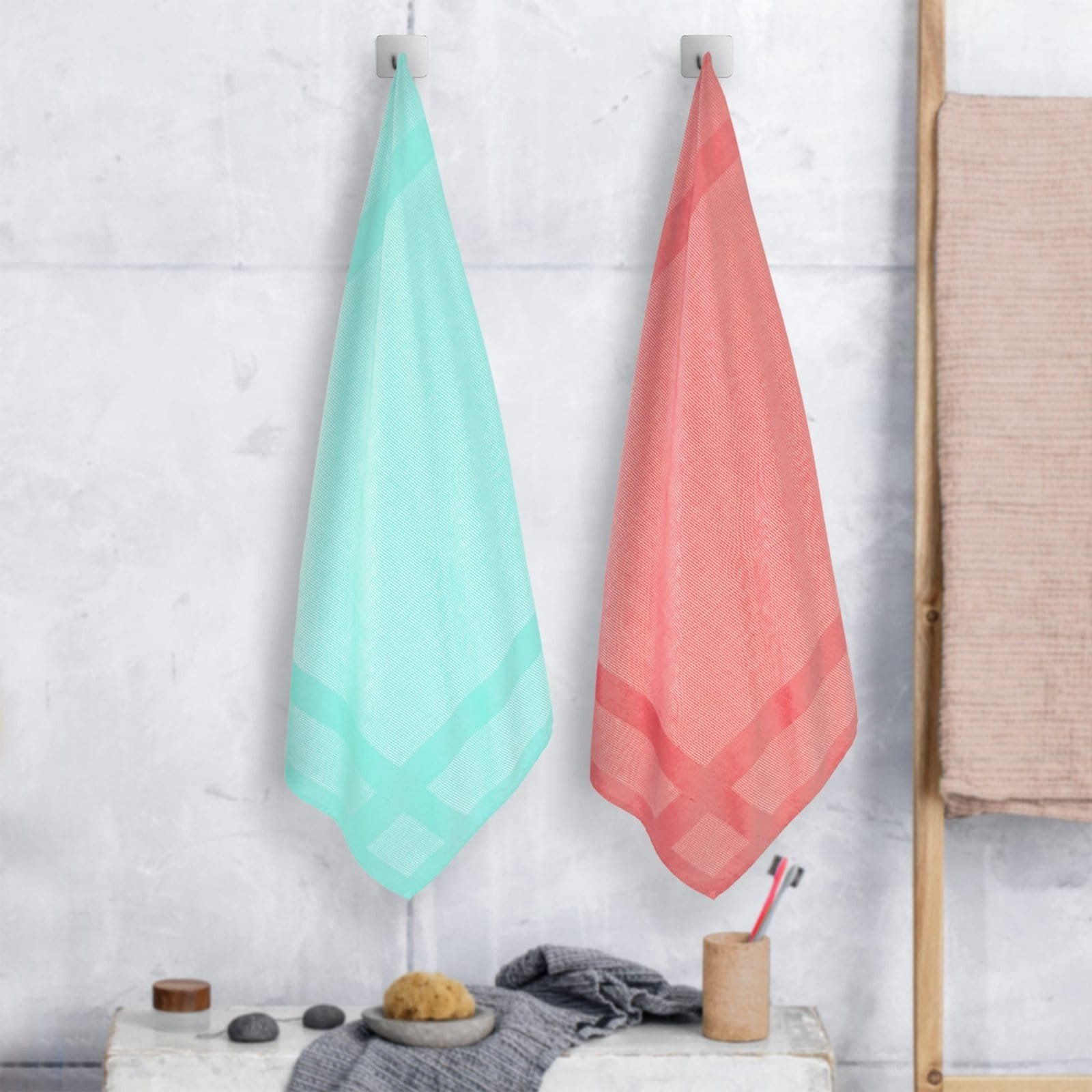Zahya 100% pure bamboo bath towels in opal green and red, pack of 2, hanging, lightweight and quick-dry, large size